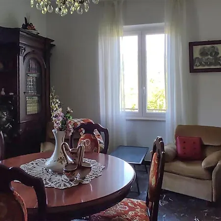 Lovely In Caranzavarese Ligure Casa de Férias